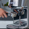 Kép 2/6 - Sage SES500BSS THE BAMBINO™ PLUS Kávéfőző + Sage BCG600SIL Dose Control Pro kávédaráló
